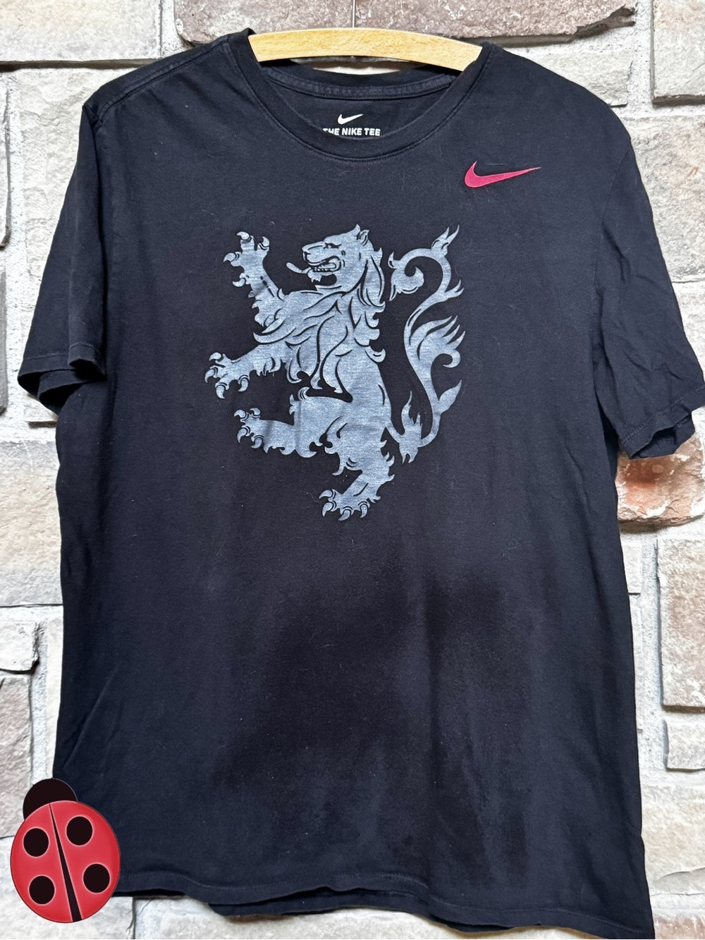 Nike Men's Black Graphic Lion T-Shirt with red Swoosh